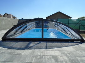 Pool roofing - full polycarbonate front