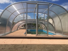 Pool roofing - full polycarbonate front